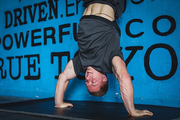 noah ohlsen handstand pushup